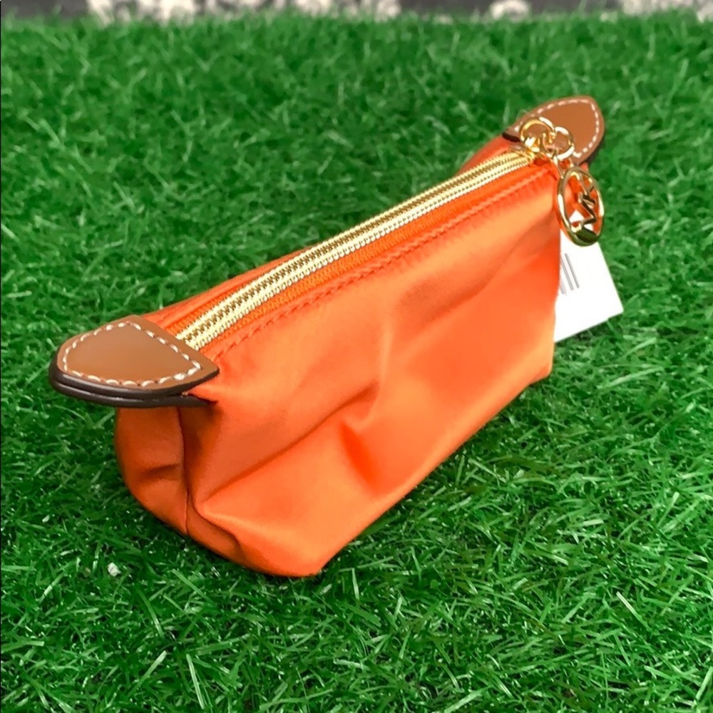 MICHAEL KORS TRAVEL XS POUCH TANGERINE - Picture 2 of 16